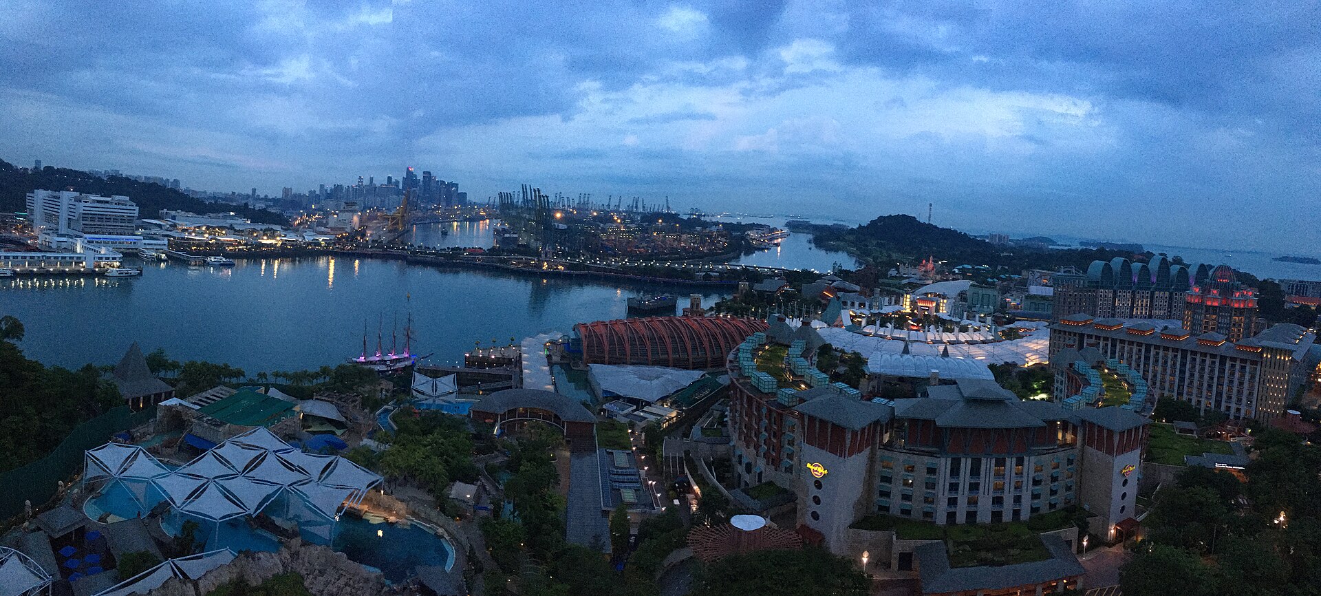 Singapore Family Fun — Sentosa & Universal Studios — photograph 5